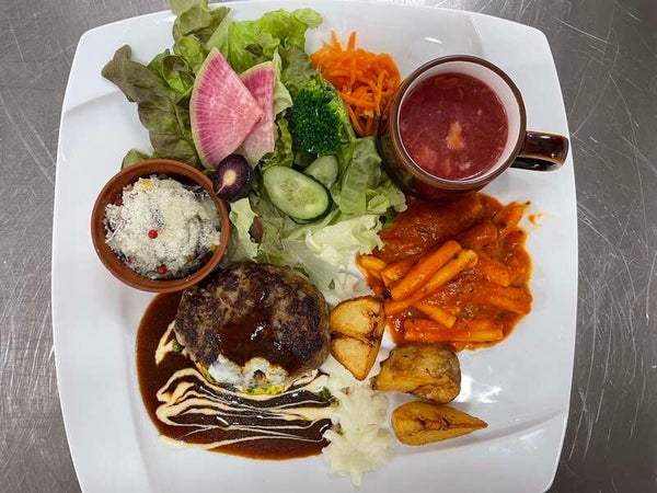 【埼玉県内発】 栃木発祥の有名ベーカリー「ペニーレイン」でハンバーグランチ 自家製パン食べ放題 次世代「宇都宮ライトレール」乗車&ひんや~り地下神殿1